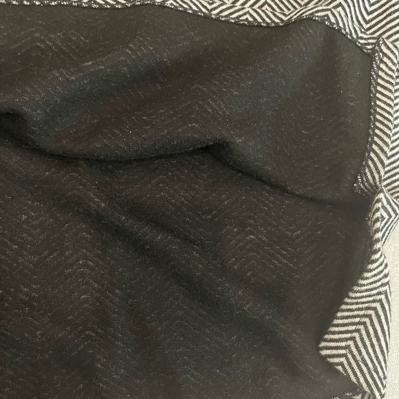 [L]Armani Collezioni Black/White Herringbone wool Blend Pullover Sweater Toggle - Picture 9 of 10